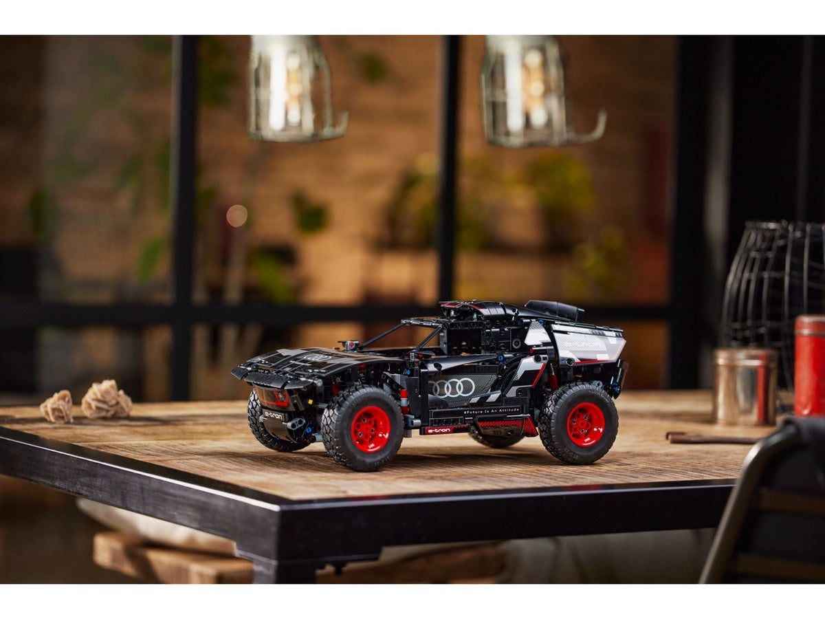 LEGO® Technic 42160 Audi RS Q e-tron
