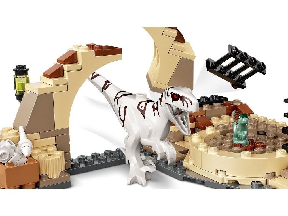 LEGO® Jurassic World™ 76945 Atrociraptor: Motorradverfolgungsjagd