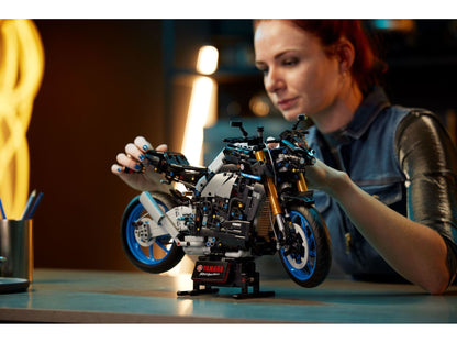 LEGO® Technic 42159 Yamaha MT-10 SP