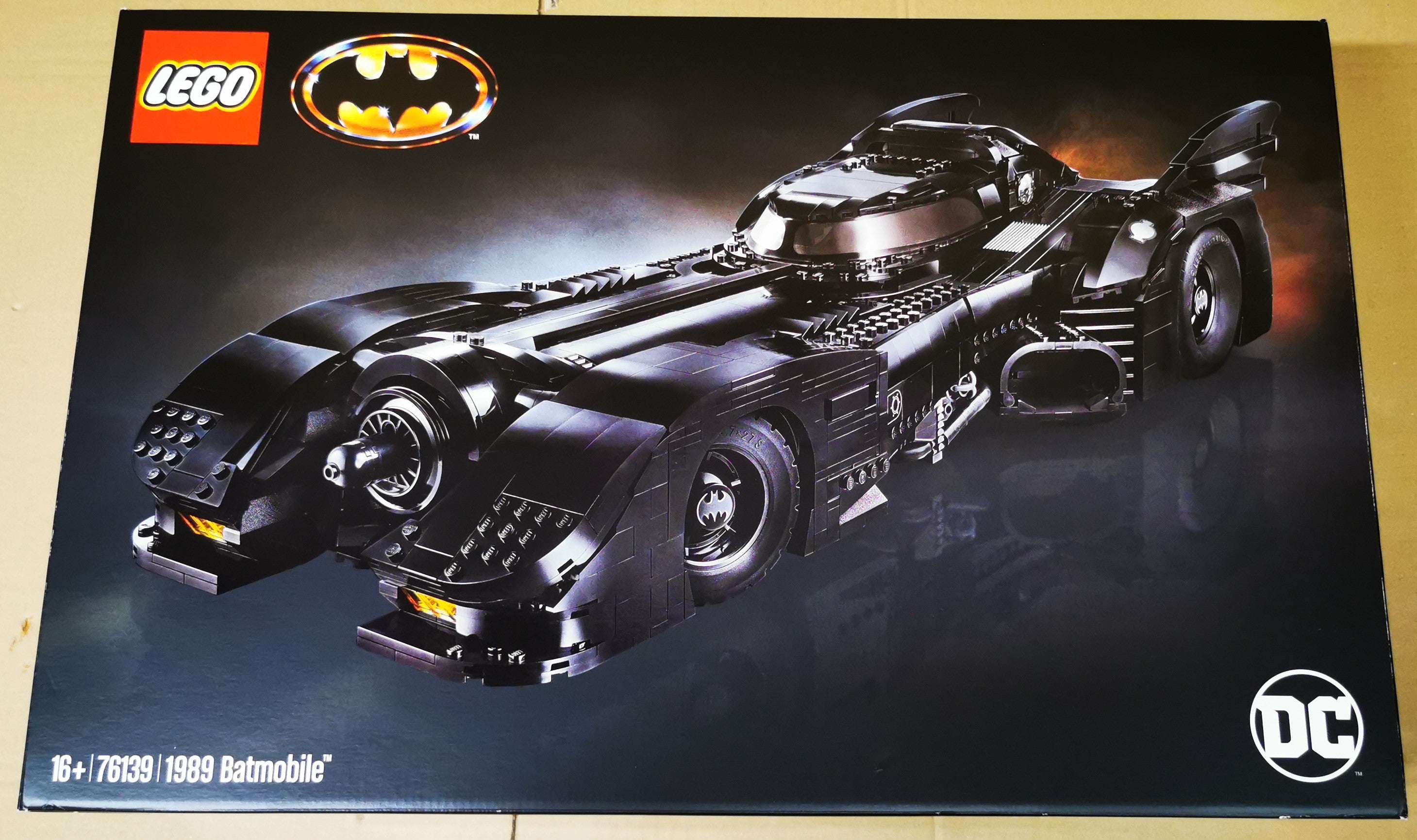 LEGO® DC Batman™ 76139 1989 Batmobile™