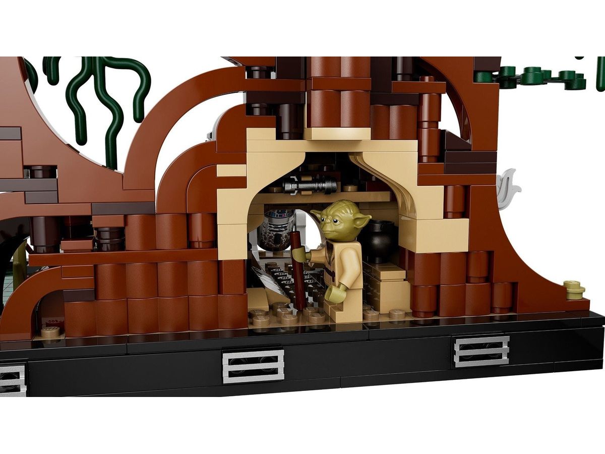LEGO® Star Wars™ 75330 Dagobah™ Jedi Training Diorama